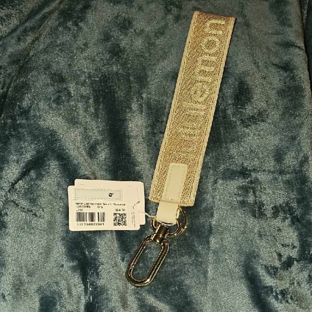 Lululemon Nwts Never Lost Keychain *Metallic Wordmark! LTIV, Gorgeous Sold Out